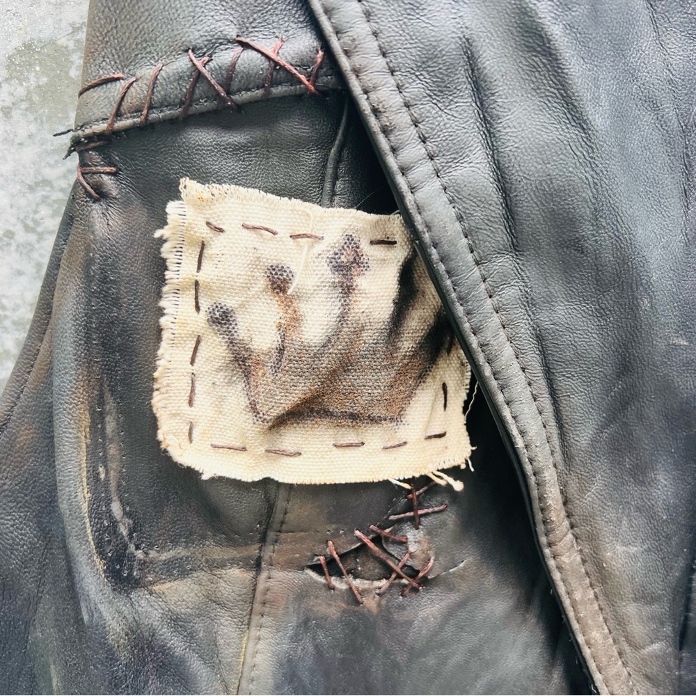 QUEEN of NOTHING Leather Battle Vest Fantasy Paranormal Holly Black - Picture 13 of 16